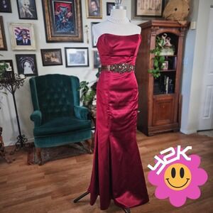 Vintage Y2K Lazaro Burgundy Satin Strapless Evening Mermaid Gown Beaded Belt